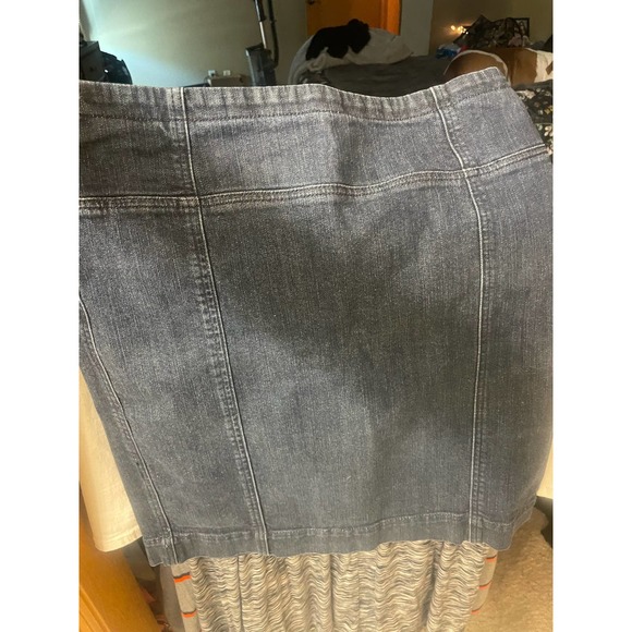 Denim skirt -Womens - Picture 6 of 6
